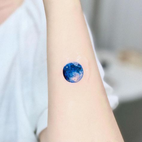 Moon Shadow Tattoo, Moon Tattoo Finger, A Moon Tattoo, Moon Symbolism, Redwood Tattoo, Blue Moon Tattoo, Half Moon Tattoo, Circular Tattoo, Full Moon Tattoo