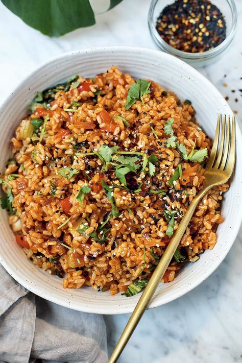 A great way to use up leftover rice and any leftover vegetables from your fridge, this one-pan speedy recipe is so versatile and perfect for meal prep or a quick dinner fix. Tom Yum Fried Rice, Tom Yum Paste, Leftover Vegetables, Pak Choy, Tom Yum, Leftover Rice, Easy Dinners, Quick Dinner, Fried Rice