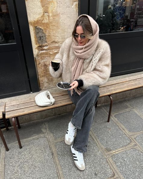 Comfy and warm outfits only • • • Look style parisienne winter is coming Scandinavian style minimal streetstyle old money look winter is… | Instagram Scandinavian Winter Fashion, Old Money Look, Scandinavian Outfit, Look Winter, Style Parisienne, Fall Mood, French Girl Style, Mob Wife, Warm Outfits