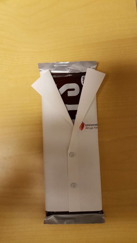 Pharmacy week lab coat  Hershey bars Pharmacy Goodie Bags, Grad Week Ideas, Pharmacy Tech Gifts Diy, Lab Week Decorating Ideas, Lab Week Gifts Ideas, Pharmacy Gift Ideas, Lab Week Decorations, Pharmacy Week Ideas, Lab Week Ideas