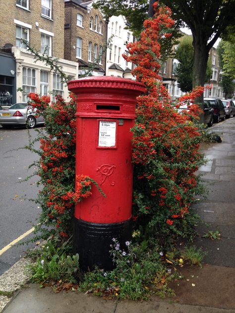 Postbox Diy, Mailbox Aesthetic, Christmas Reference, London Lights, Red Mailbox, Red Aesthetics, Arise And Shine, Rule Britannia, Post Boxes