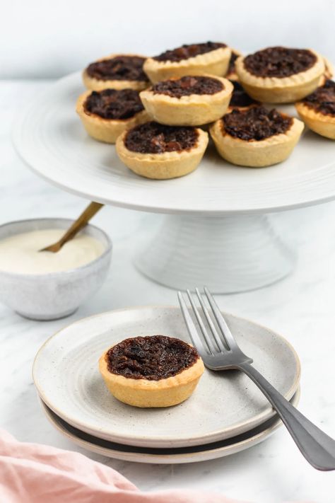 Scottish Ecclefechan Tart Recipe - Scottish Scran Scottish Pie, Scotland Desserts, Scottish Pastries, Scottish Food, Scottish Baked Goods, Scottish Sweets, Scotland Food Scottish Recipes, Ecclefechan Tart, Scotland Food Traditional