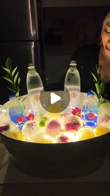 The Shaba Kitchen on Instagram: "The perfect spring decoration hack 😍" The Shaba Kitchen, Spring Decoration, Food Decoration, Party Event, Spring Decor, Event Planning, Flower Power, Arts And Crafts, Flowers