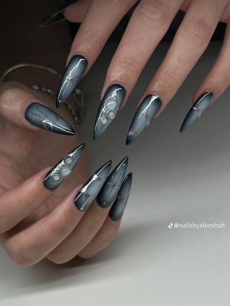 Black Grey Ombre Nails, Black And Silver Chrome Nails, Dark Aura Nails, Nail Inspo Silver, Black And Blue Nails, Ombre Chrome, Black Chrome Nails, Blue Stiletto Nails, Dark Aura