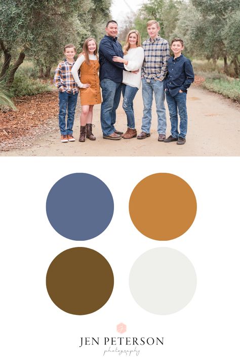 Navy Blue, Jean, Mustard, and Off White are the perfect color selection for Winter Portraits!! This family coordinated their outfits with perfection! Family Photo Outfits Winter, Fall Family Outfits, Christmas Pictures Outfits, Family Portrait Outfits, Family Photo Colors, Fall Color Schemes, Outfit Tips, Fall Family Photo Outfits, Family Photoshoot Outfits