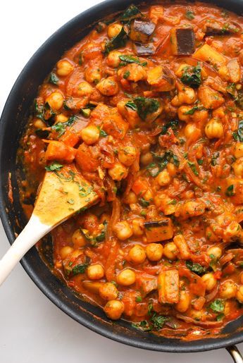 Chickpeas Eggplant, Curried Eggplant, Vegan Weeknight Meals, Recipe Eggplant, Chickpea Curry, India Food, Eggplant Recipes, Vegan Recipe, Meatless Meals