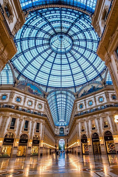 Things To Do In Milan, To Do In Milan, Italy Road, Milan Travel, Galleria Vittorio Emanuele, Visuell Identitet, Italy Itinerary, Italy Travel Tips, Visit Italy