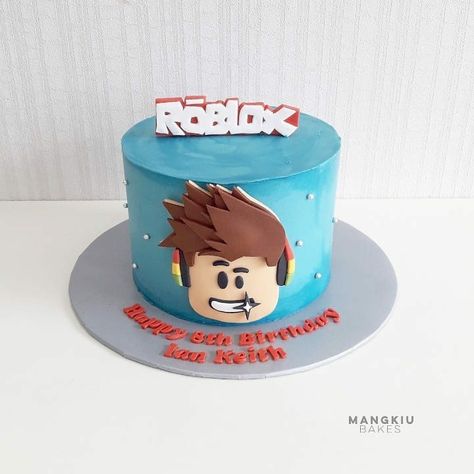 Roblox Cake Ideas For Boys, Birthday Cake 8, Roblox Cakes, Decor Tort, Roblox Theme, Roblox Avatar Ideas, Roblox Party, Roblox Cake, Cake Inspo