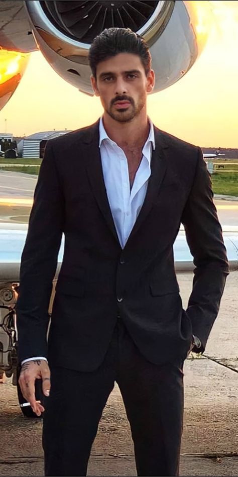 Italian Men Mafia, Handsome Italian Men, Michele Morrone, Foto Baby, Italian Men, The Perfect Guy, Hottest Guy Ever, Hot Actors, Well Dressed Men