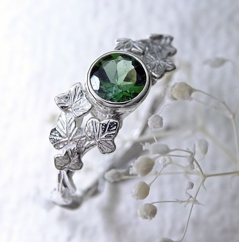 Leaves Ring, Nature Inspired Engagement Ring, Vine Ring, Ivy Leaves, Ivy Leaf, Leaf Ring, Nature Inspired Jewelry, Magical Forest, Inspired Jewelry