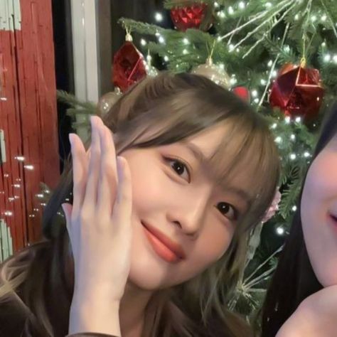 Momo Nayeon, Share Icon, Twice Momo, Match Icons, Kpop Couples, Kim Sun, Christmas Icons, Couples Icons, Black Pink Songs