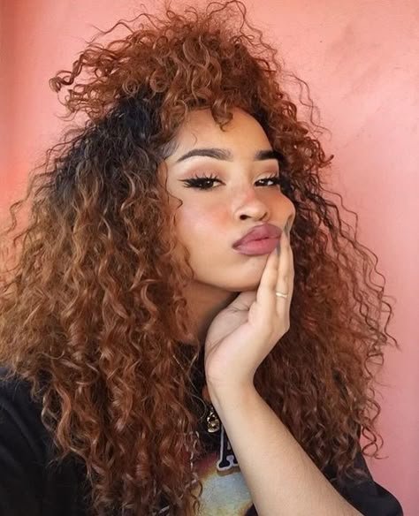 pinterest | bellaxlovee ✧☾ Blonde Hair Curly, Girls With Curly Hair, Copper Blonde Hair, Amber Hair, 3c Hair, Copper Blonde, Long Curly Hair, Hair Curly, 인물 사진