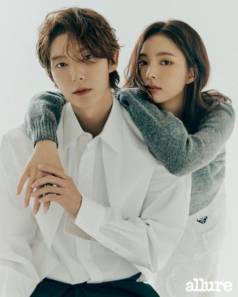 Cast Photoshoot, Pre Wedding Photoshoot Theme, Arthdal Chronicles, Yearbook Photoshoot, Prenuptial Photoshoot, Korean Photoshoot, Korean Couple Photoshoot, Shin Se Kyung, Couples Modeling