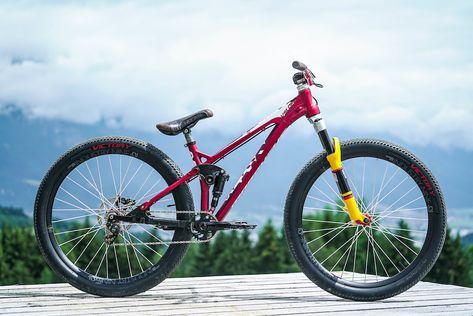 Slopestyle Bike, Diamondback Bmx, Batman Game, Top Bikes, Batman Games, Dirt Jumper, Innsbruck Austria, Suspension Bike, Downhill Mtb