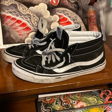 Vans Sk8 Mid. Size 10, used Vans Sk8 Mid, Anderson Paak, Vintage Vans, Mid Size, Vans Sk8, Vans Sneaker, Size 10, Mens Outfits, Sneakers