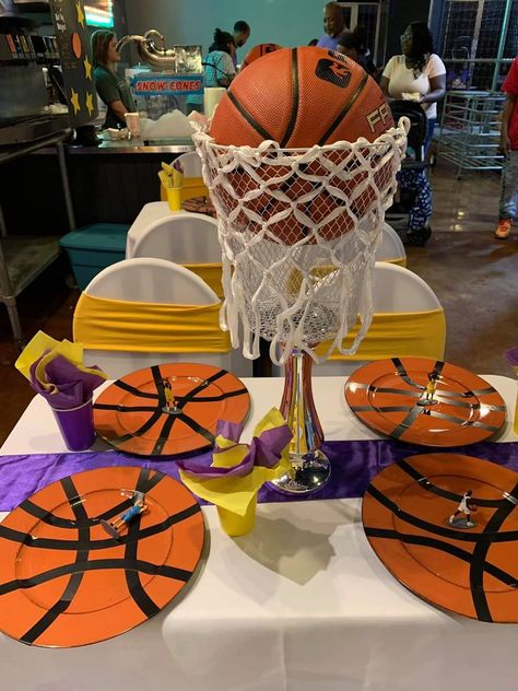 Basketball Table Decorations, Basketball Party Centerpieces, Basketball Centerpiece Ideas, Nike Theme Party, Warriors Basketball Party, Sneakerball Outfits, Sneakerball Outfits Women, Basketball Team Party, Senior Night Table