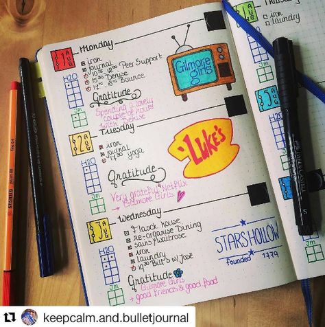 Weekly - Gilmore Girls Theme Bullet Journal Gilmore Girls Theme, Gilmore Girls Doodles, Gilmore Girls Drawings, Gilmore Girls Bullet Journal, Gilmore House, August Bujo, School Journals, Gilmore Girls Fan, Gilmore Girl