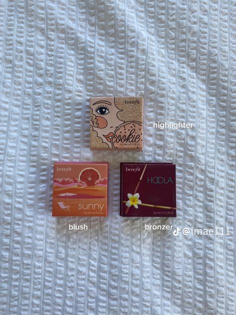 Benefit Highlighter, Aesthetic Grwm, Benefit Hoola, Hoola Bronzer, Makeup Bag Essentials, Balsam Do Ust, Makeup Is Life, Matte Bronzer, Pinterest Makeup