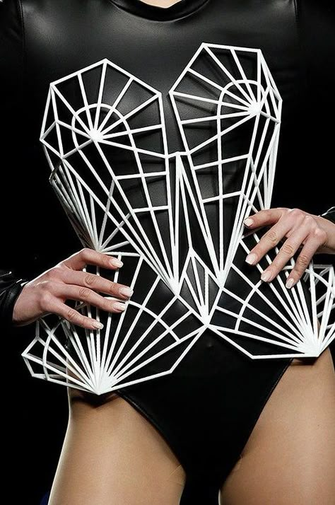 Aquarius Moodboard, Structured Fashion, 3d Printing Fashion, Sculptural Fashion, Lingerie Vintage, Geometric Fashion, 3d Fashion, Futuristic Fashion, Architecture Fashion