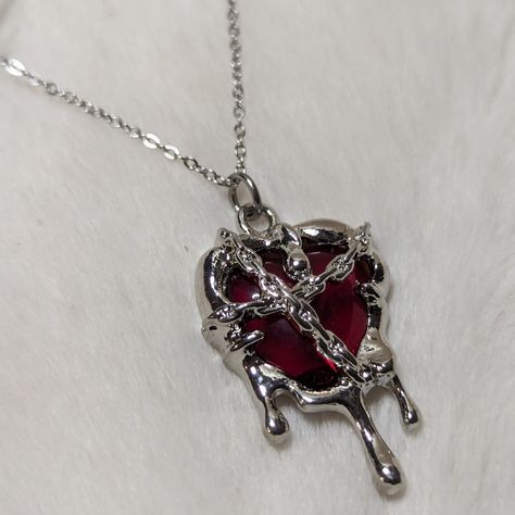 Goth Silver Jewelry, Realistic Heart Necklace, Red Gothic Necklace, Opiumcore Jewelry, Silver Goth Jewelry, Silver Gothic Jewelry, Gothic Rings Aesthetic, Blood Jewelry, Emo Necklace