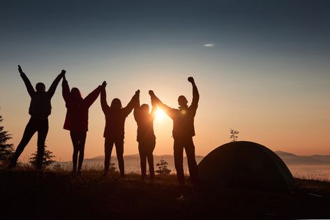 Free Photo | A silhouette of group people have fun at the top of the mountain near the tent during the sunset. Friendship Problems, Friendship Lessons, People Holding Hands, Friends Hugging, Crop Pictures, People Having Fun, Hands In The Air, Happy Friends, Friend Poses