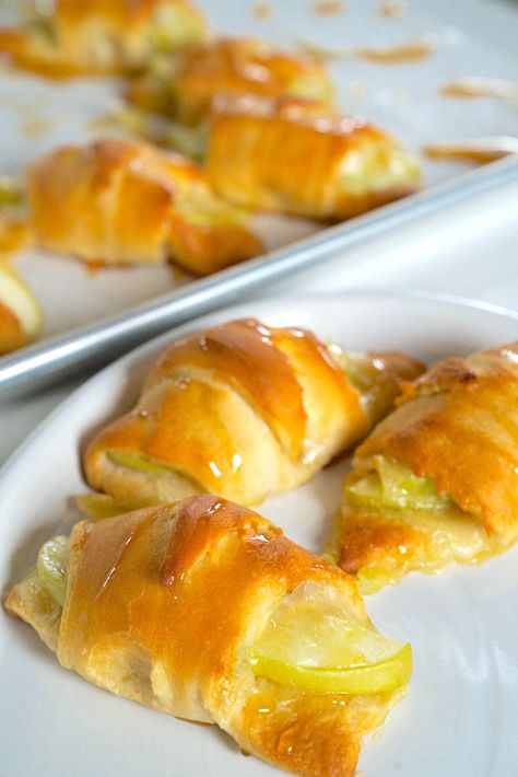 Appetizer Ring Recipes, Apple And Brie Cheese Rolls 12 Tomatoes, Apple And Brie Cheese Rolls, Apple Brie Crescent Rolls, Apple Baked Brie In Puff Pastry, Baked Brie With Apple Pie Filling, Apple Butter Brie Appetizer, Edible Desserts, Apple And Brie