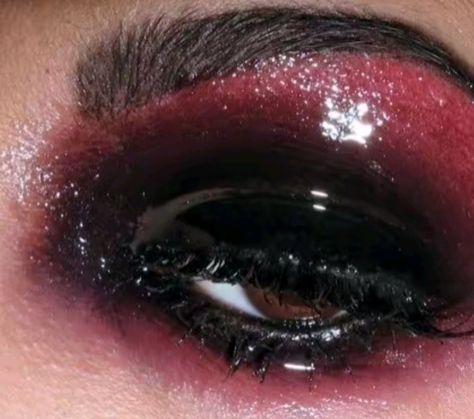 Maquillage Goth, Nails Burgundy, Black Eye Makeup, Red Eye Makeup, Drag Make-up, Alt Makeup, Swag Makeup, Image Swag, Dope Makeup