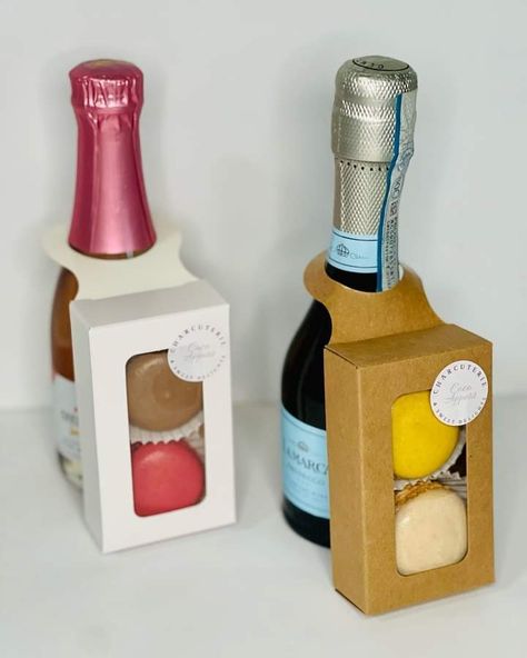 Gift Bottle Wrapping Ideas, Small Wine Bottle Gifts, Charcuterie Box With Wine Bottle, Mini Wine Bottles Gifts, Wine And Chocolate Gift, Champagne Gift Basket, Wine Gift Box Ideas, Truffles Chocolate, Bottle Hanger