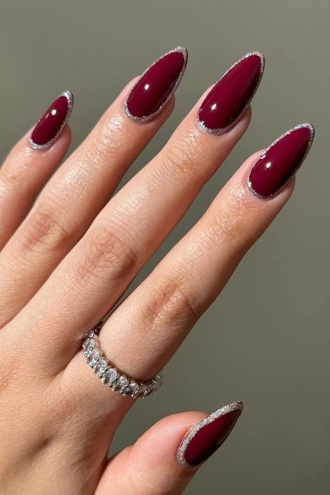 35 Trendy Red Nail Designs to Literally Fire Up Your Look in Seconds Design On Red Nails, Gel X Nails Red, Red Color Nails, Red Nail Polish Designs, Nails Design Red, Nails Space, Ideas Uñas, Red Gel Nails, Trendy Nail Art Designs