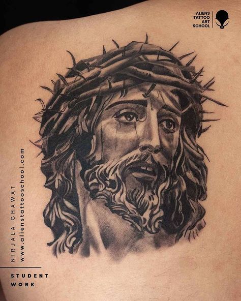 Aliens Tattoo School on Instagram: “Jesus Christ has always inspired #humanity to follow the right path. Getting yourself #tattooed with “Him” would #inspire and #guide you …” Jesus Face Tattoo Design, Jesus Face Tattoo, Jesus Portrait Tattoo, Rafa Tattoo, Tattoo Jesus, Aliens Tattoo, Tattoo School, Face Portraits, Dragon Head Tattoo