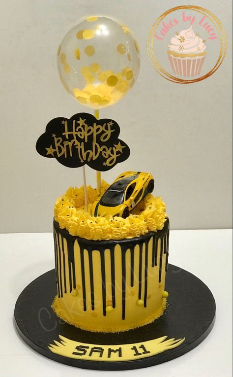 Yellow & black drip cake Yellow And Black Cake Design, Black And Yellow Birthday Cake, Black And Yellow Cake Ideas, Boys Birthday Cakes Simple, Yellow Cake Designs Birthday, Black And Yellow Cake, Yellow Cake Design, Black Drip Cake, 50th Birthday Cakes For Men