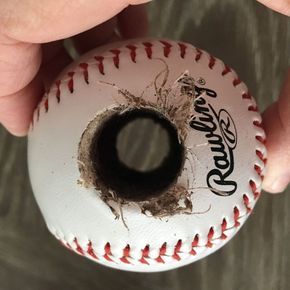 Baseball-themed cupcake stand to make all your friends jealous. Ideas For Birthday Gifts, Boyfriend Baseball, Baseball Snacks, Cupcake Display Stand, Baseball Crafts, Baseball Boys, Cupcake Display, Baseball Theme, Diy Home Decor Ideas