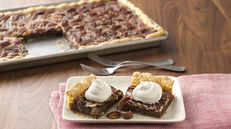 Pecan Slab Pie, Easy Chocolate Pie Recipe, Chocolate Pie Filling, Easy Chocolate Pie, Slab Pie Recipes, Pecan Chocolate, Pecan Pie Easy, Chocolate Slabs, Chocolate Pie Recipes