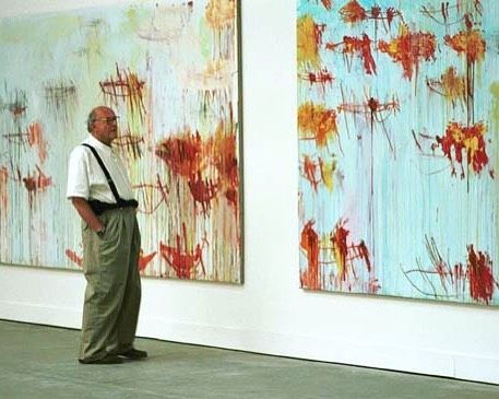 Cy Twombly admiring his twelve-part painting ‘Lepanto’ featured at the 2001 Venice Biennale Cy Twombly Art, Cy Twombly Paintings, Gagosian Gallery, Robert Motherwell, Cy Twombly, Neo Expressionism, New York Art, Museum Of Fine Arts, Postmodernism