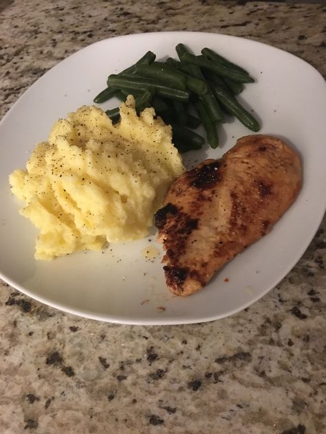 Grilled Chicken With Mashed Potatoes, Grilled Chicken Seasoning, Chicken With Mashed Potatoes, Potatoes And Green Beans, Chicken Mashed Potatoes, Mash Potatoes, With Mashed Potatoes, Making Mashed Potatoes, Italian Dressing