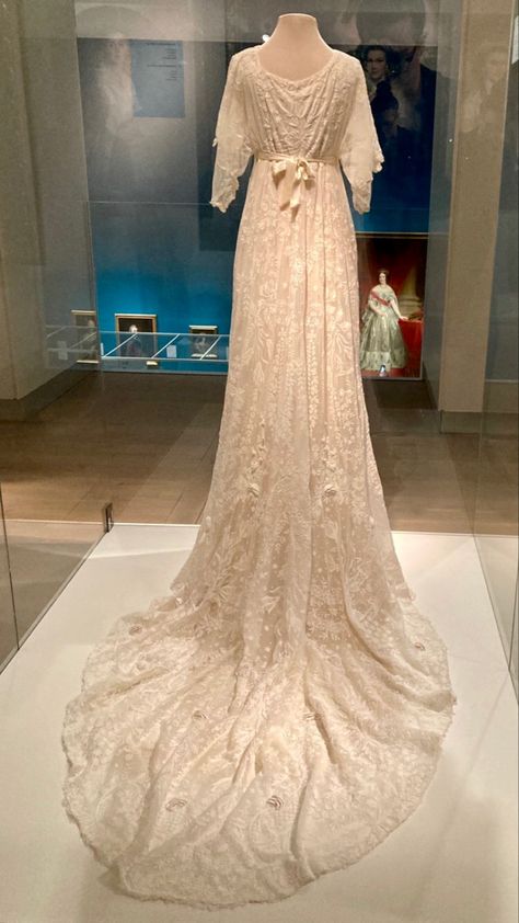 Wedding Dress Antique, Period Wedding, Antique Wedding Dresses, Edwardian Wedding, Claire Pettibone, Fancy Wedding, Old Dresses, Dream Wedding Ideas Dresses, Antique Wedding