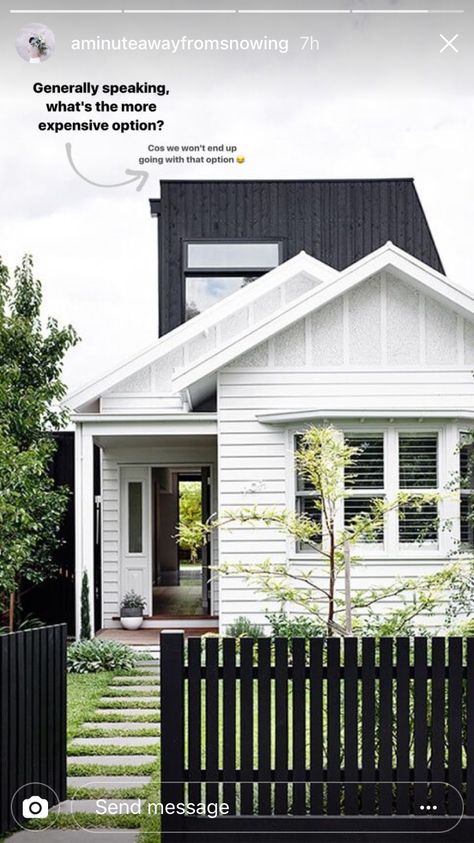 Salons Cottage, Scandinavian Exterior, Weatherboard House, Black Fence, Interior Design Minimalist, Yard Fence, Front Yard Fence, Living Modern, Backyard Fences