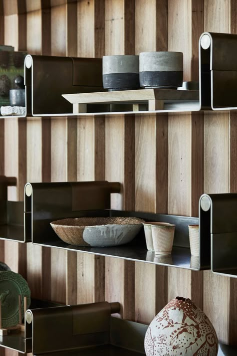 Boneo Country House | John Wardle Architects John Wardle, Millwork Details, Joinery Details, Shelving Design, Cabinet Shelving, Bookcase Shelves, Furniture Details, Shelf Design, Cabinet Design