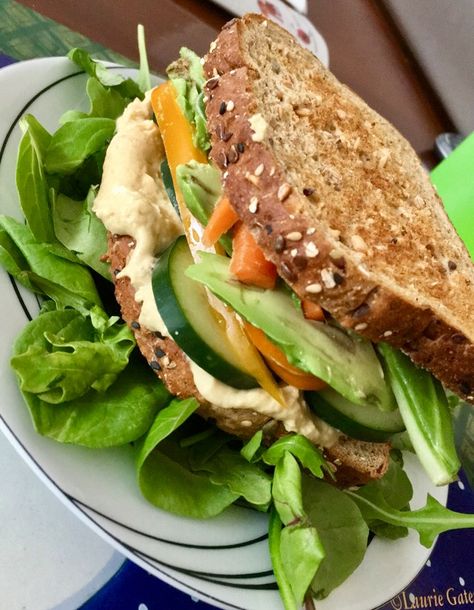 Saludable Aesthetic, Morning Sandwich, Sandwich Aesthetic, Vegan Aesthetic, Sandwich Healthy, Veg Sandwich, Healthy Food Motivation, Food Is Fuel, Lifestyle Tips