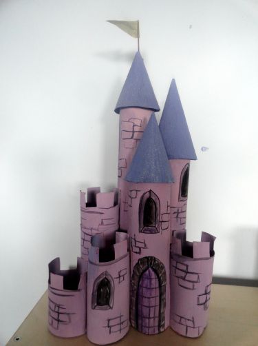 Cute ideas for reusing toilet paper rolls! Love the castle. From http://incywincyartclub.wordpress.com Castle Crafts, Toilet Roll Craft, Casa Halloween, Diy Toilet, College Halloween, Toilet Paper Roll Crafts, Paper Roll Crafts, Paper Towel Roll Crafts, Toilet Paper Roll