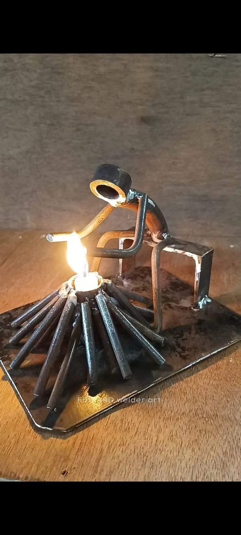 Scrap Art Metal, Truck Welding Projects, Simple Welding Art, Metal Art Welded Sculpture, Welding Fabrication Ideas, Simple Metal Projects, Welding Crafts Home Decor, Creative Welding Projects, Brazing Projects Metal Art