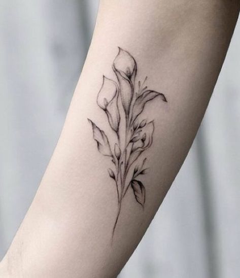 Calilily Flower Tattoo, Calla Lily Tattoo Design, Calla Lily Bouquet Tattoo, Cali Lilly Tattoo, Cala Lily Tattoos, Arum Lily Tattoo, Cala Lillies Tattoo, Calilily Tattoo, Calla Lilies Tattoo