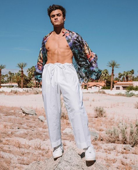 Coachella 2019 - E - Day 2 Ethan Dolan Coachella, Dolan Twins Coachella, Dollan Twins, Ethan And Grayson Dolan, Coachella 2019, Newborn Mom, Baby Twins, Trendy Baby Nursery, Trendy Baby Shower Ideas