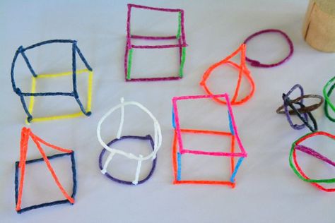 Making geometric shapes with Wikki Stix Homeschool Stem, Geometry Activities, Literature Activities, Kindergarten Art Projects, Morning Activities, Sensory Crafts, Montessori Math, Physical Education Games, Stick Art