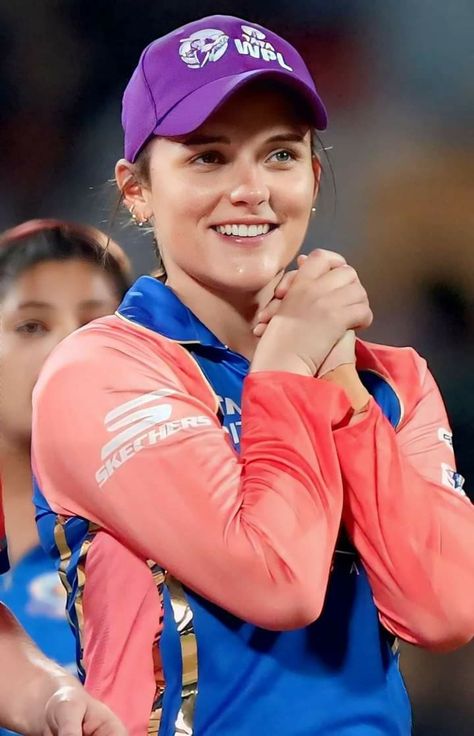 Amelia Kerr, Women Cricketers, Ellyse Perry, Sania Mirza, England Cricket Team, England Cricket, Poetry Pic, Sports Girl, Film Posters Art