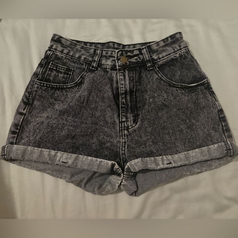 Short Shorts Women, Jean Shorts 2024, Black Jeans Shorts, Jean Shorts Black, Grunge Shorts, Baggy Jeans For Women, Cute Jean Shorts, Shorts Aesthetic, Shein Shorts