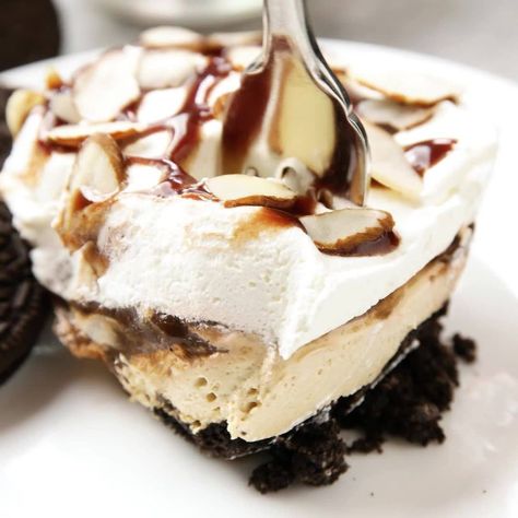 1.1M views · 587 reactions | Mocha Mud Pie Dessert | Tag a MOCHA lover - this no bake DREAM DESSERT LUSH is full of Oreos, chocolate, and COFFEE CHEESECAKE! 🍫🙌🏻... | By CrazyforCrust | Facebook Mud Pie Recipe, Dream Dessert, Chocolate And Coffee, Coffee Cheesecake, Cold Desserts, Pie Dessert, Mud Pie, No Bake, Mini Cheesecake