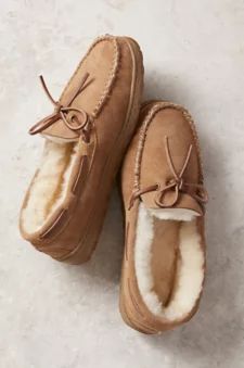 County Fits, Cowgirl Closet, Closet Clothes, Waterproof Leather Boots, Aviator Hat, Moccasin Slippers, Moccasins Style, Sheepskin Slippers, Sheepskin Coat