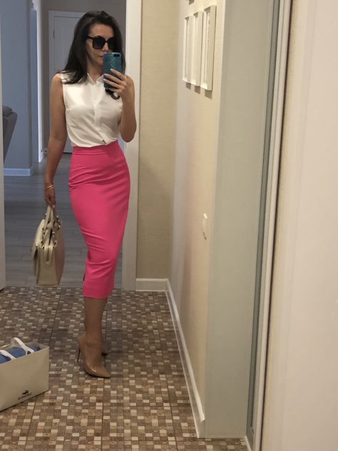 Pink Pencil Skirt Outfit, Long Bodycon Skirt, Office Skirt Outfit, Valentine Outfits For Women, Pencil Skirt Outfit, Valentine Outfits, Bodycon Skirt Outfit, Pink Pencil, Pink Pencil Skirt