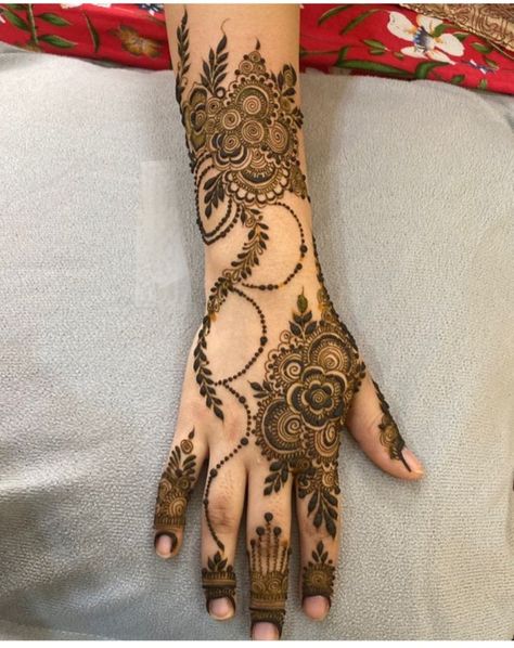 😍 Khafif Mehndi Design, Mehndi Designs Bridal Hands, Full Hand Mehndi, Very Simple Mehndi Designs, Simple Mehndi Designs Fingers, Engagement Mehndi Designs, Full Mehndi Designs, Latest Simple Mehndi Designs, Latest Bridal Mehndi Designs